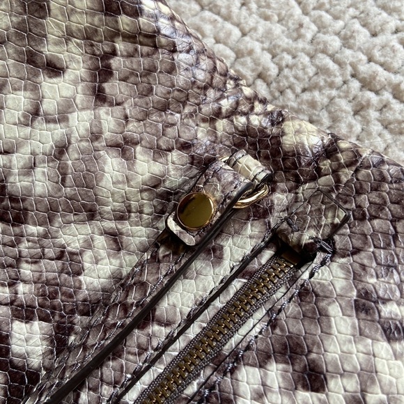 ๐ Michael Kors Snakeskin Leather Convertable Clutch Shoulder Bag NWOT - Picture 11 of 16